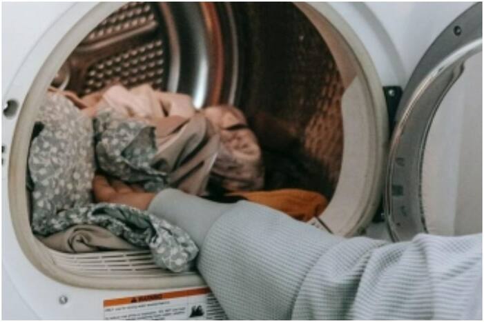 5 Easy Laundry Tips on How to Take Care of Luxurious Embroidered Clothes. Picture Credits: IANS