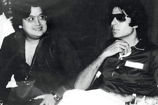 Bappi Lahiri की स्मार्टनेस अमिताभ बच्चन से कम नहीं थी! इन Unseen Photos में देखिए 'बप्पी दा' का अलहदा अंदाज़