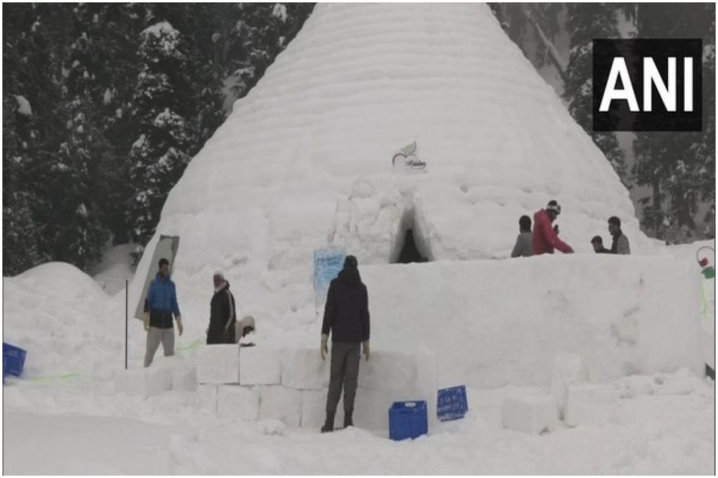 World's Largest Igloo Cafe Opens in J&K's Gulmarg, Mesmerises Tourists With Its Dreamy Pics