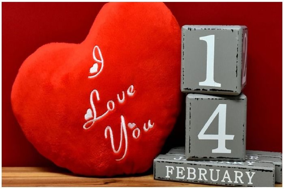 Valentine Day 2022: वैलेंटाइन डे पर क्यों पहनते हैं लाल? जानें महत्व