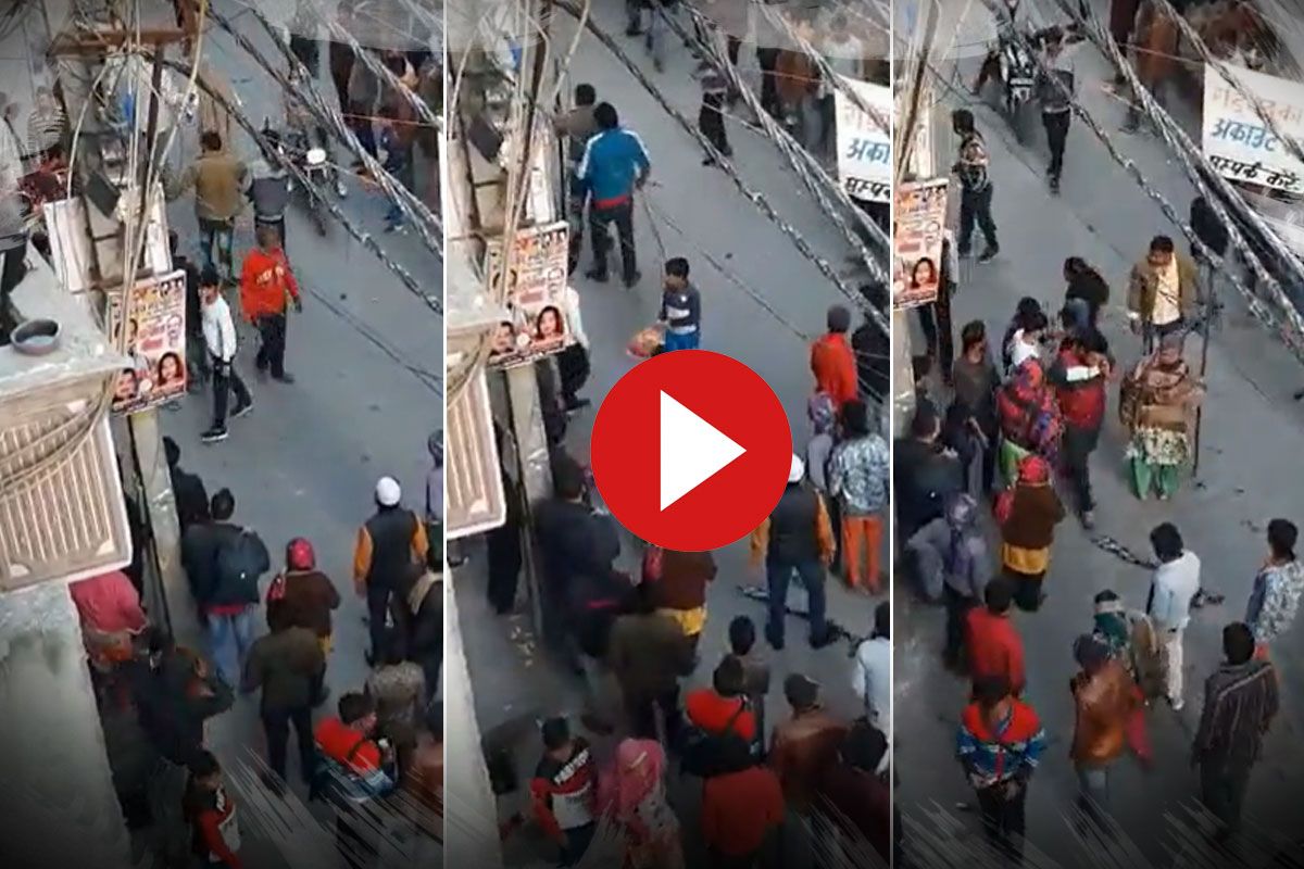 Viral Video Today: दिल्ली में संपत्ति विवाद को लेकर बीच सड़क पर बवाल