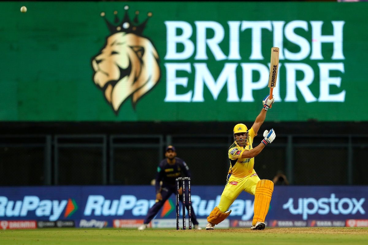 MS Dhoni Gets Thala Reception at Wankhede During CSK vs KKR IPL 2022 Opener, Watch VIRAL Video | Leaves Harsha Bhogle Speechless