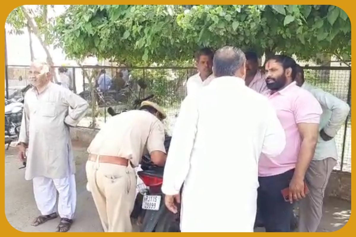 सुबह घर से ड्यूटी के लिए निकला था युवक, कुछ घंटे बाद घरवालों को आई मौत की ख़बर, जानें कैसे हुआ ये हादसा