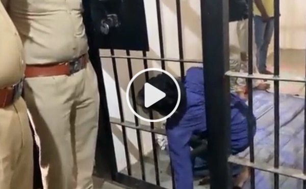 Viral Video: Prisoner Shows Police How He Escaped From Jail, Gives Live ...