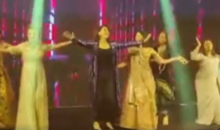 viral video alia bhatt would be saas neetu kapoor dance on sawan mein lag gayi aag fans says ranbir ki shaadi kra do