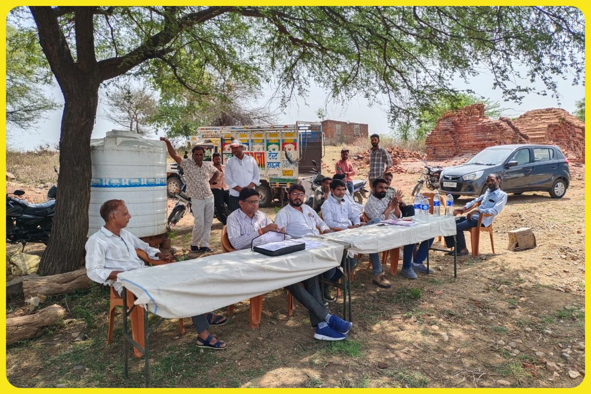 जिनसे जब्त की लाखों की ईंटें मिलीभगत कर उन्हीं आरोपियों को कौड़ियों के भाव में बेचा, नीलामी पर उठे सवाल