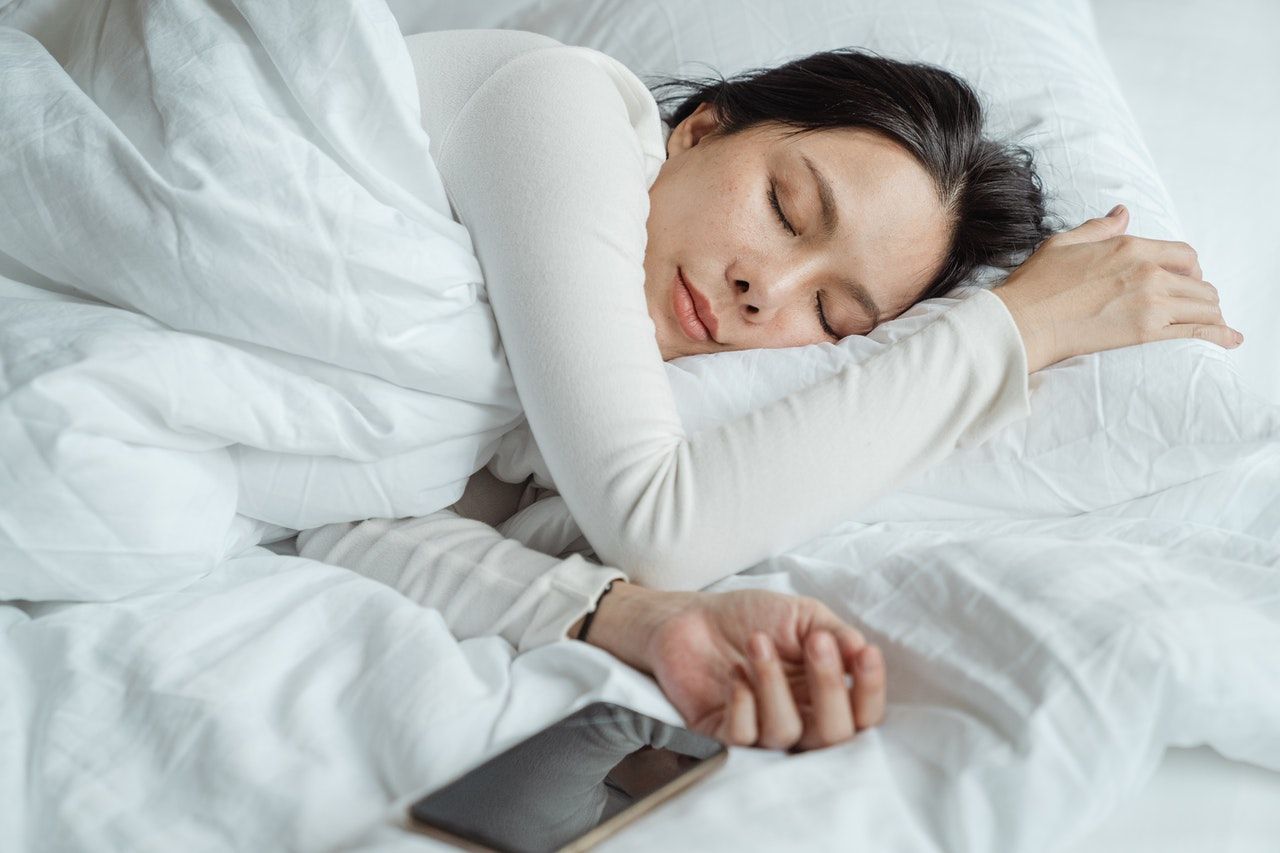 Can’t Fall Asleep at Night? Try These Mental Tricks to Beat Insomnia And Calm Your Mind