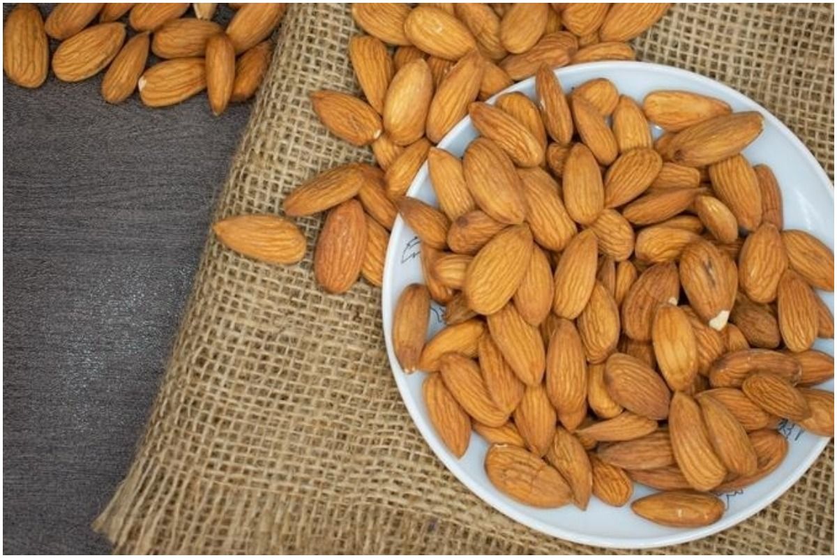 How Snacking on Almonds Can Give you Healthy and Glowing Skin, Find Out