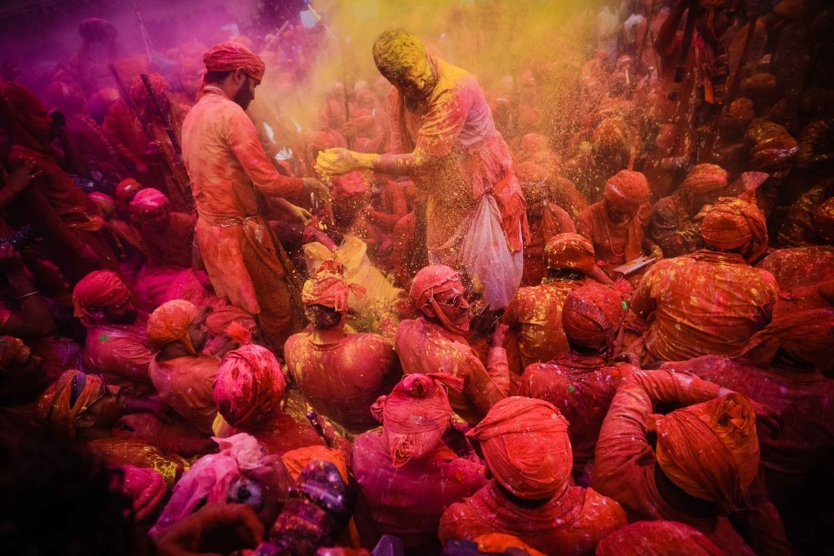 5 Unique Destinations in India For Those Who Love Flowers And Holi!