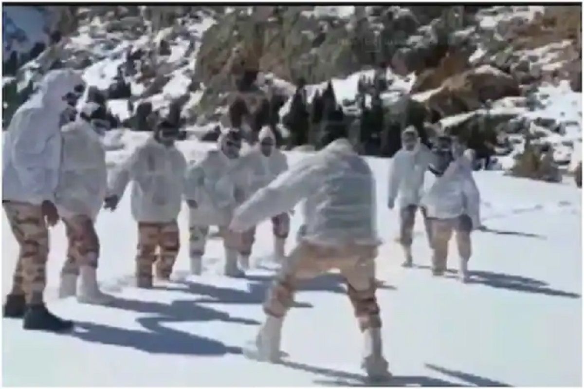 Watch: ITBP Jawans Playing Kabaddi In Snow In Himachal Pradesh - Vishwadha  News Sports