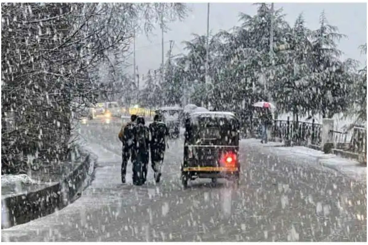 Jammu Kashmir Weather Updates: जम्मू-कश्मीर और लद्दाख में अगले 24 घंटों में  हो सकती है बारिश और बर्फबारी, मौसम विभाग ने जताई संभावना