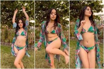 Urfi Javed Follows Trend, Dances to Viral Song Are You Ok by Interpelas in Floral Bikini, Fans Say Aap Cartoon Ho Urfi Javed Follows Trend, Dances to Viral Song Are You Ok by Interpelas in Floral Bikini, Fans Say Aap Cartoon Ho