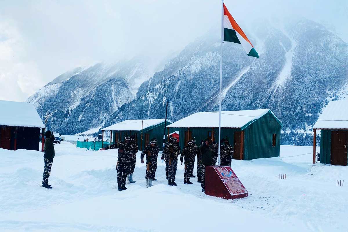 सशस्त्र सीमा बल ने अपने जवानों को स्‍मार्टफोन के उपयोग को लेकर जारी ...