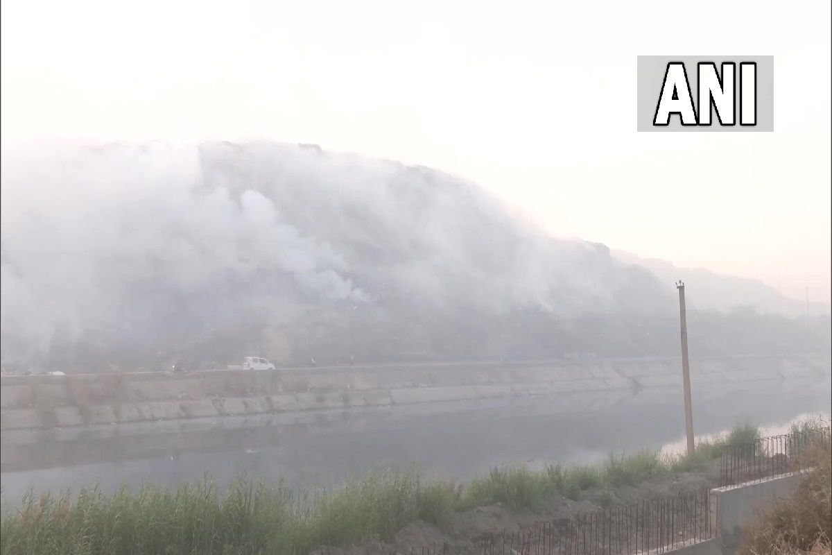 Bhalswa Landfill, Bhalswa Landfill Fire, Delhi Pollution, Fire Brokeout Delhi