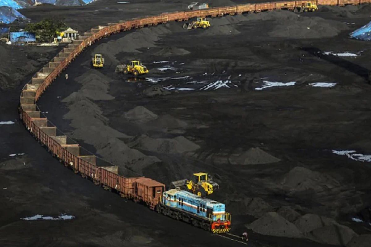 Coal Crisis Worsens: 42 Passenger Trains Cancelled to Ramp Up Supply; Delhi Sends Out SOS | 10 Points