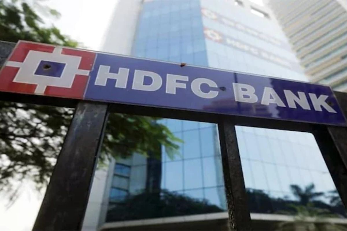 HDFC Bank SMS Facility : एचडीएफसी बैंक ने अपने ग्राहकों के लिए नई पेश की SMS बैंकिंग सुविधा, जानें- डिटेल्स