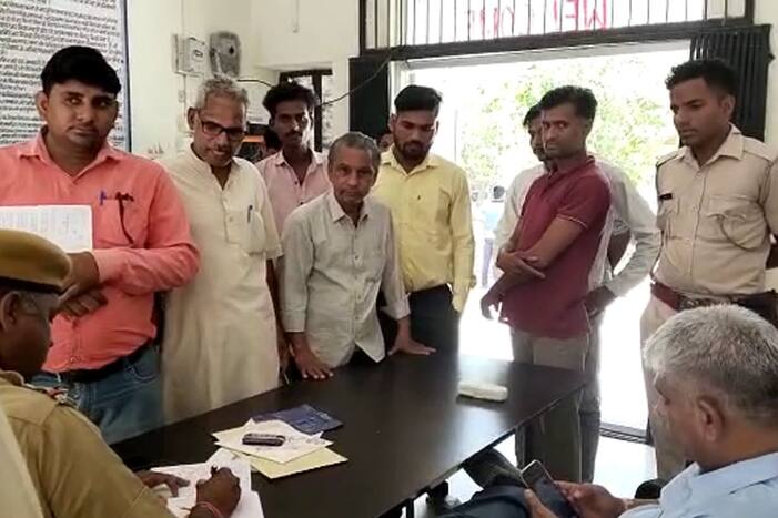 हनुमान जी की प्रतिमा पर चिपकाई उर्दू में लिखी पर्ची, अज्ञात लोगों के खिलाफ थाने में मामला दर्ज