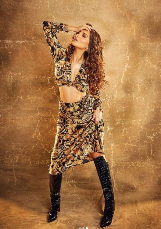 Tara Sutaria looks hot in these latest pics in golden-black skirt set