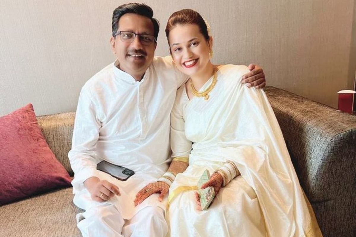 Newly Weds Tina Dabi And Pradeep Gawande Share First Picture After ...