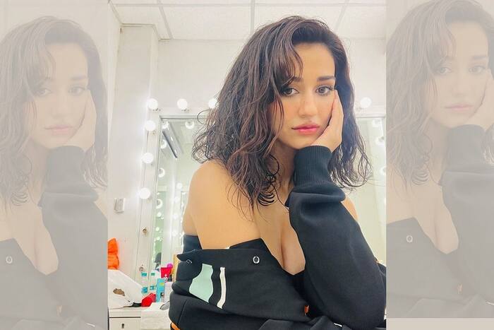 Disha Patani Looks Her Sexiest Best in Wet Hair, Fans Ask 'Baal Kyun Katwaliye'