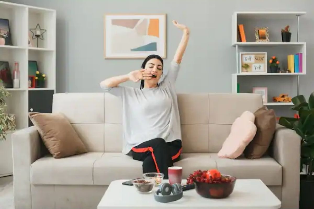 Yawning Cause: तुम्हालाही वारंवार येते का जांभई? जाणून घ्या काय आहे कारण
