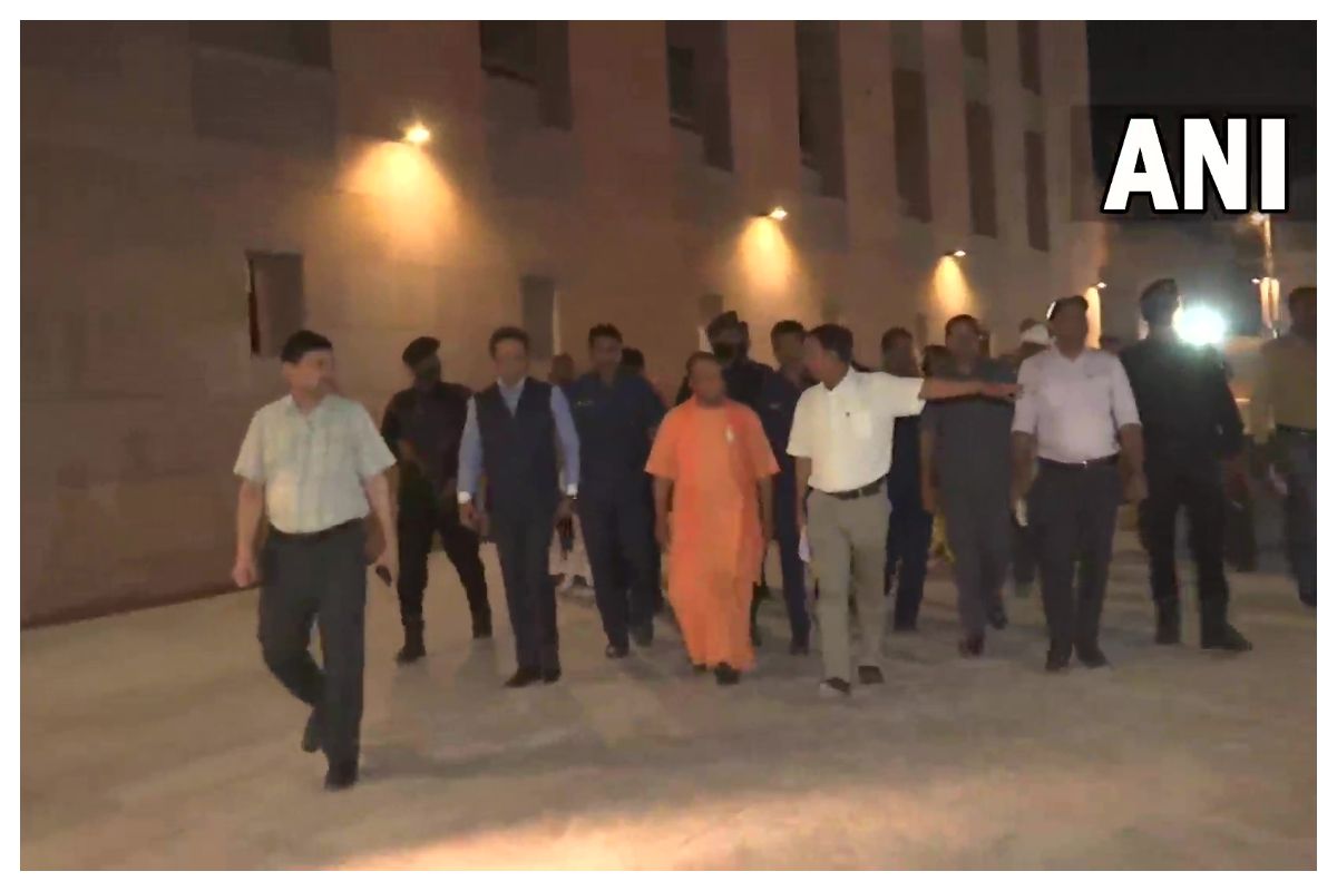 Up Cm Yogi Adityanath Visits Inspects Preparations At Kashi Vishvanath Temple Ahead Of Nepal Pm 4751