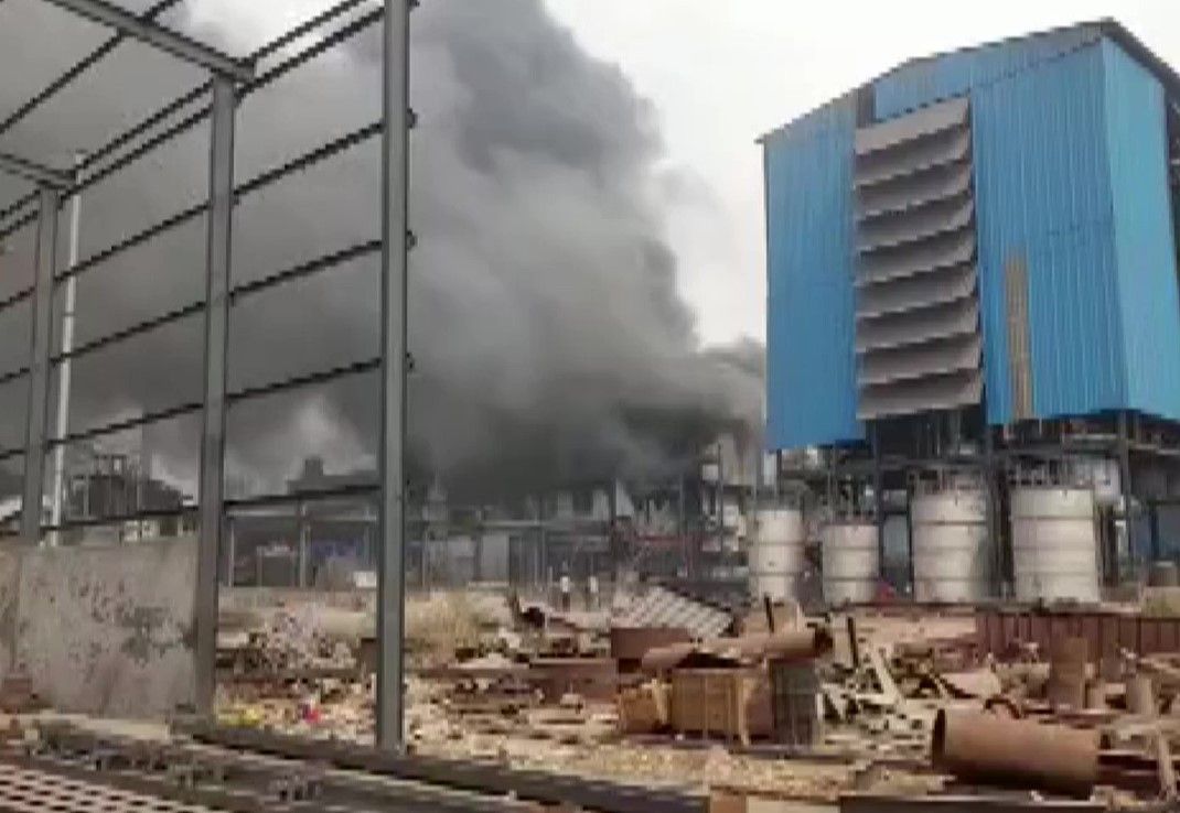 Massive Fire Breaks Out at a Chemical Plant in Maharashtra