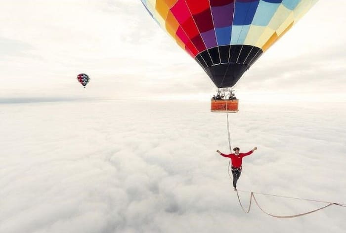 Viral Video: Man Walks On a Rope Between Two Hot Air Balloons, Breaks World Record. Watch