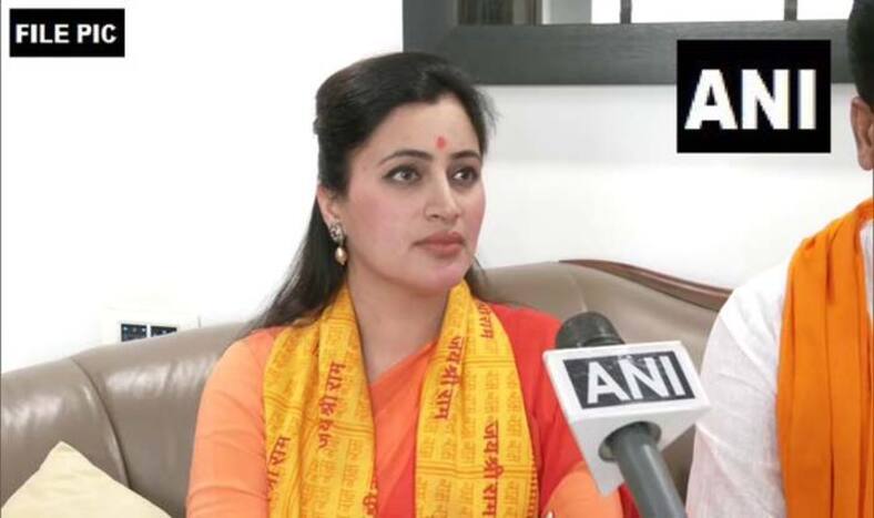 हनुमान चालीसा विवाद: सांसद नवनीत राणा और रवि राणा को नहीं मिली राहत, हाईकोर्ट ने जमानत देने से किया इंकार