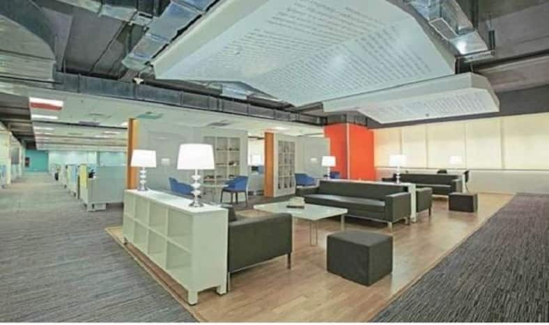 Amazon.com इंक लागत में कटौती के लिए वॉयस असिस्टेंट एलेक्सा की डिवाइस यूनिट सहित अपने लाभहीन व्यवसायों की समीक्षा कर रहा है।