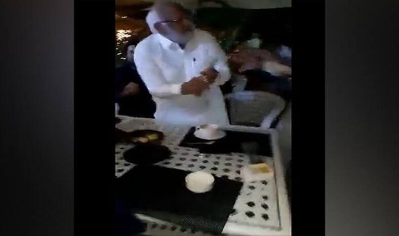 सऊदी अरब में पाकिस्तानी पीएम को देखकर