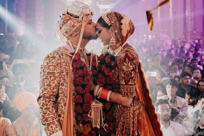 Singer Milind Gaba Ties Knot With Girlfriend Priya Beniwal - See ...