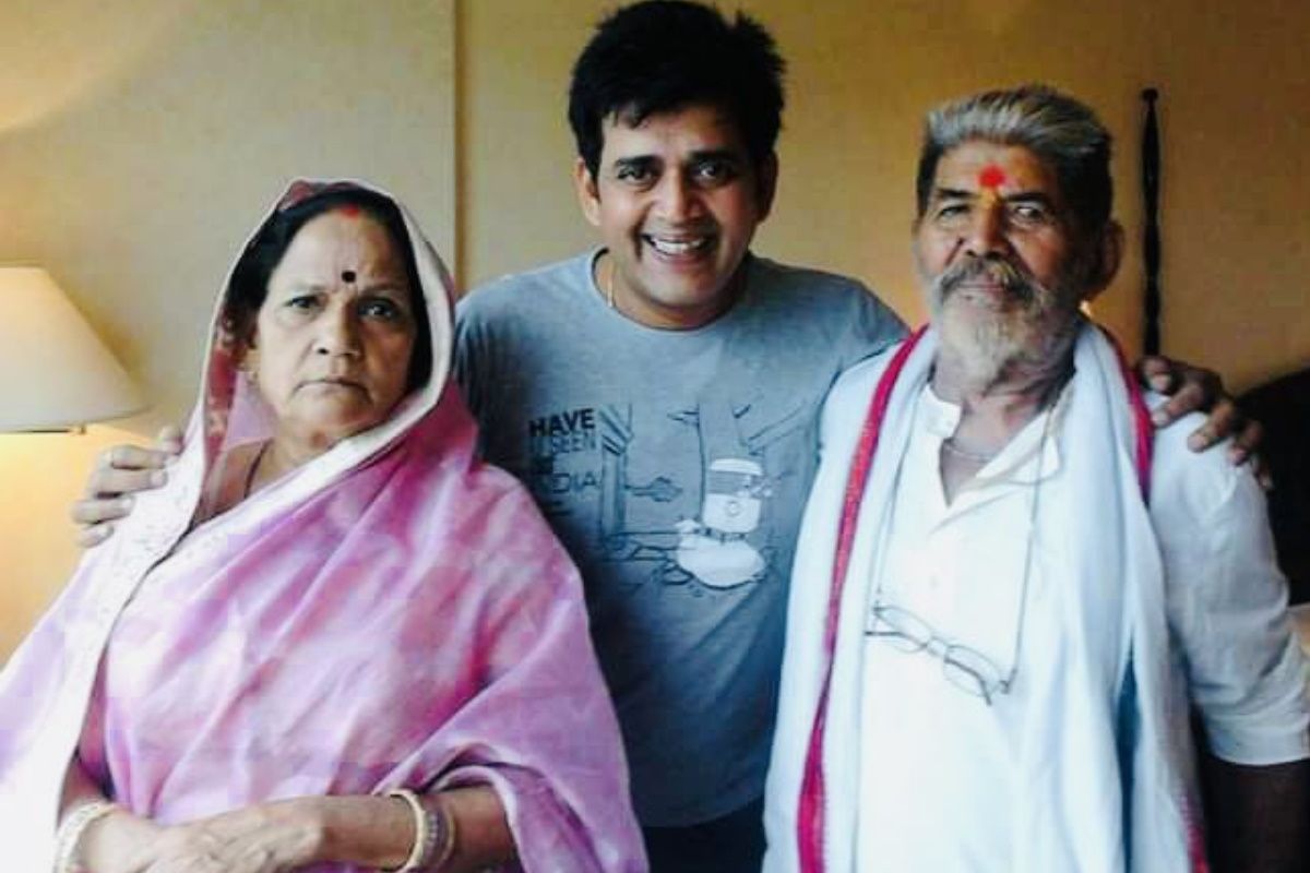 एक महीने पहले कैंसर ने छीन लिया था Ravi Kishan से उनका भाई, अब मां को भी हुई यही जानलेवा बीमारी