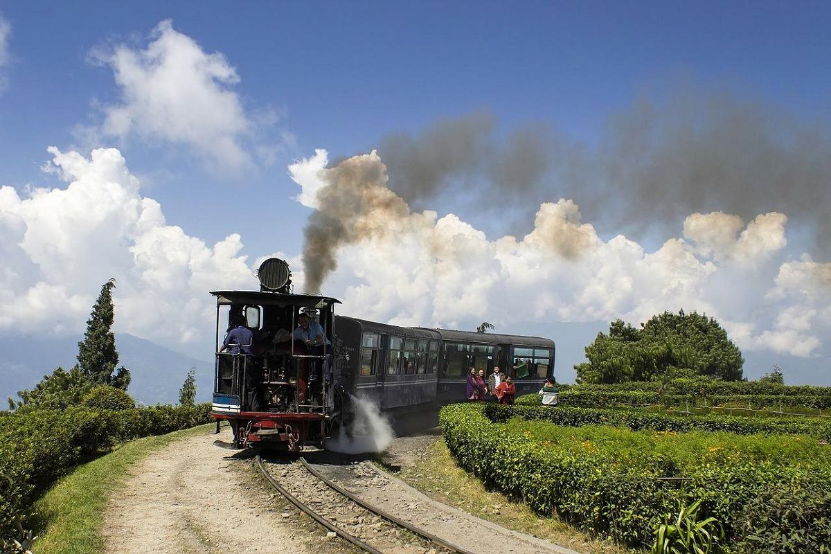 हिमाचल प्रदेश घूमने वाले टूरिस्टों के लिए खुशखबरी, अब यहां चलेंगी 3 नई टॉय ट्रेन, जानिये इनके बारे में सबकुछ