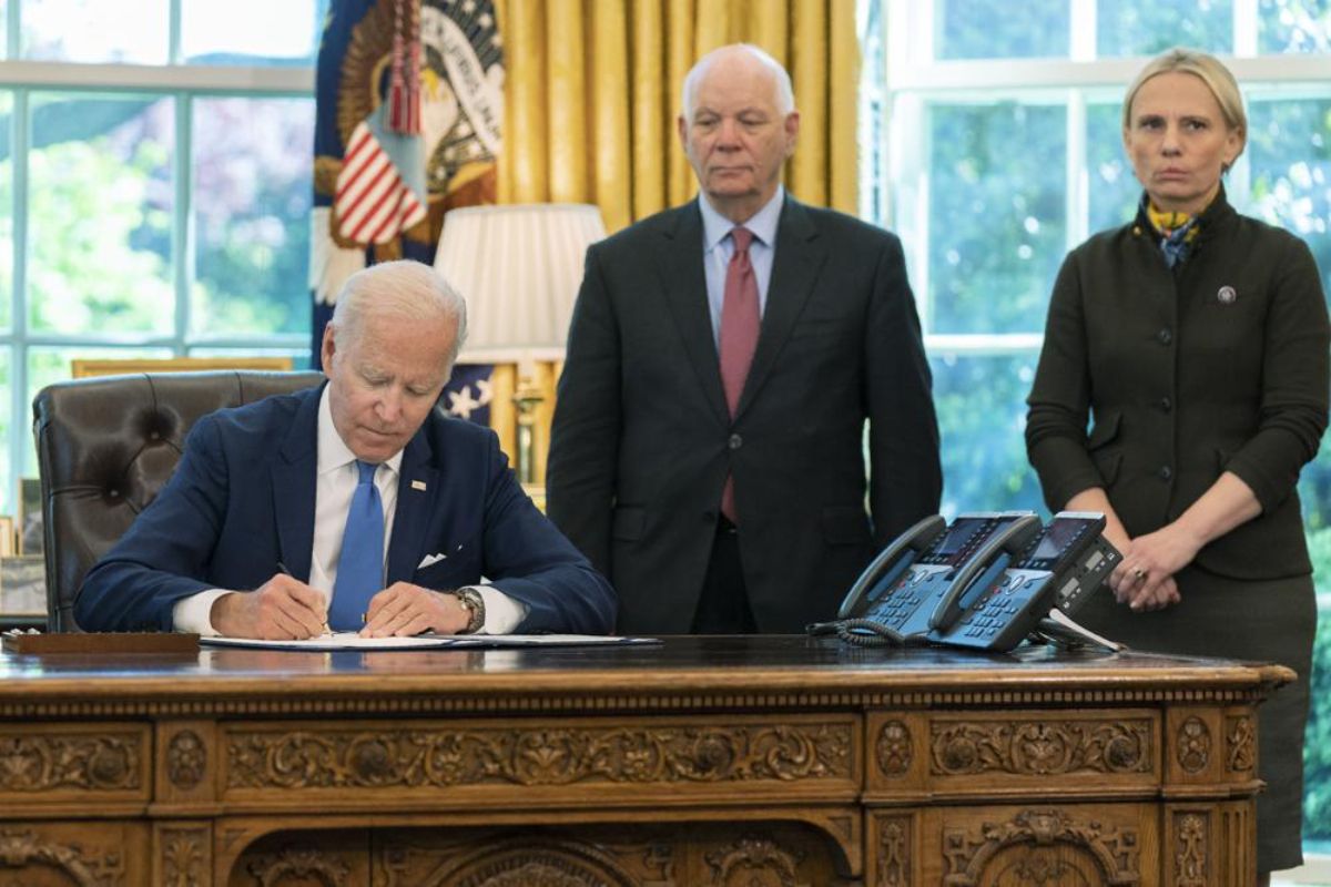 Biden Signs Ukraine Bill, Seeks $40 Billion Aid, In Putin Rejoinder