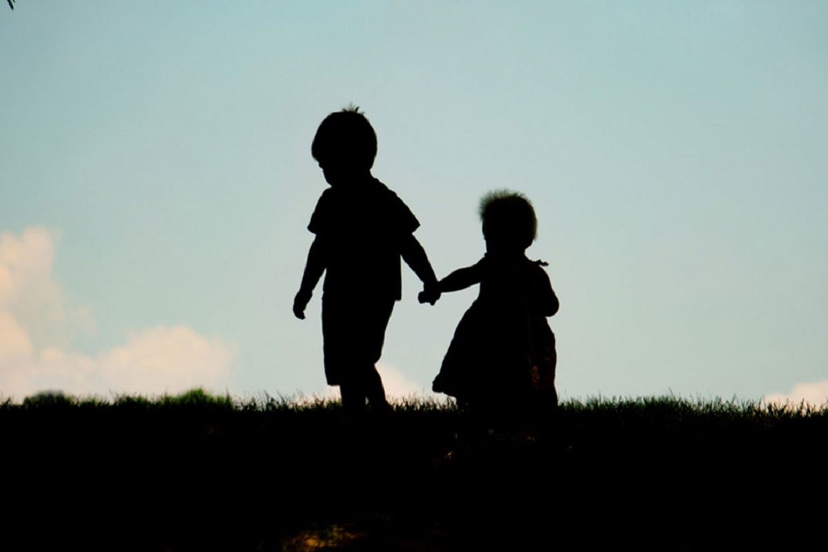 Brother's Day 2022 वडिलांच्या पश्चात तुमची ढाल बनून उभा राहातो फक्त