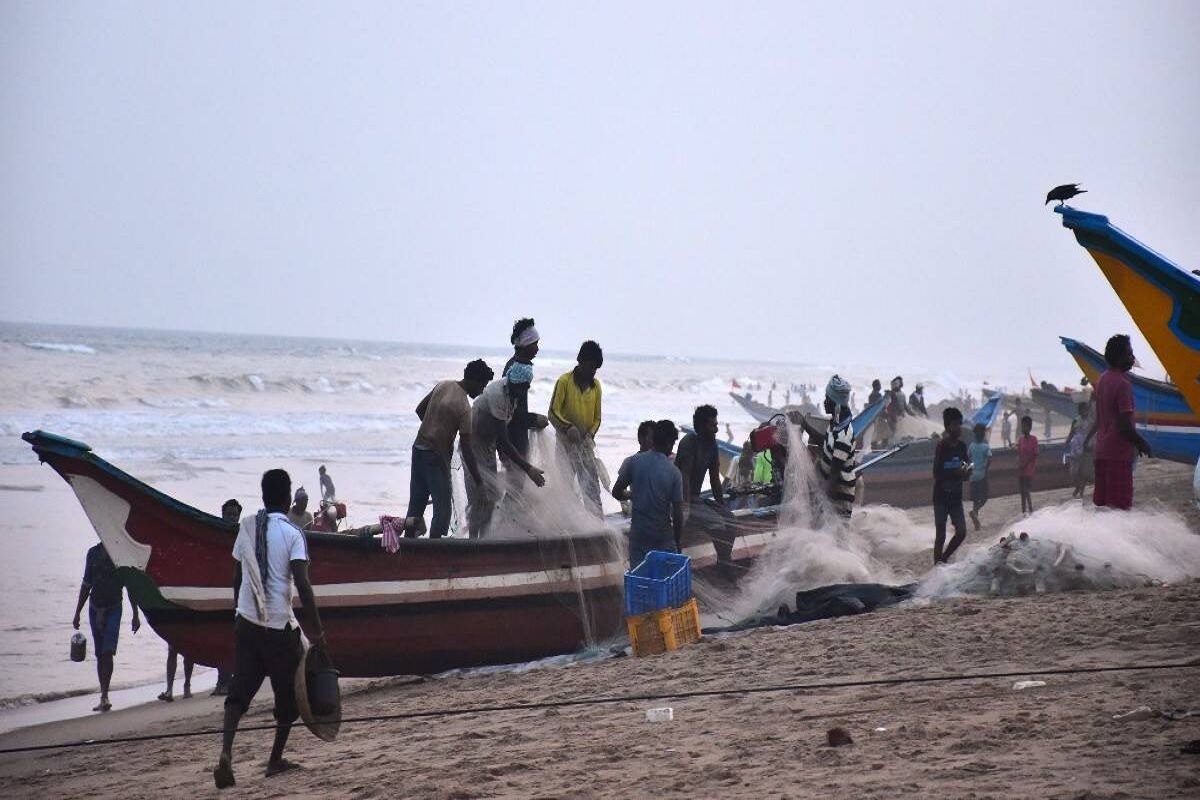 Cyclone Sitrang Likely To Dampen Festive Mood In Bengal Odisha Readies Evacuation Plan Live 4562