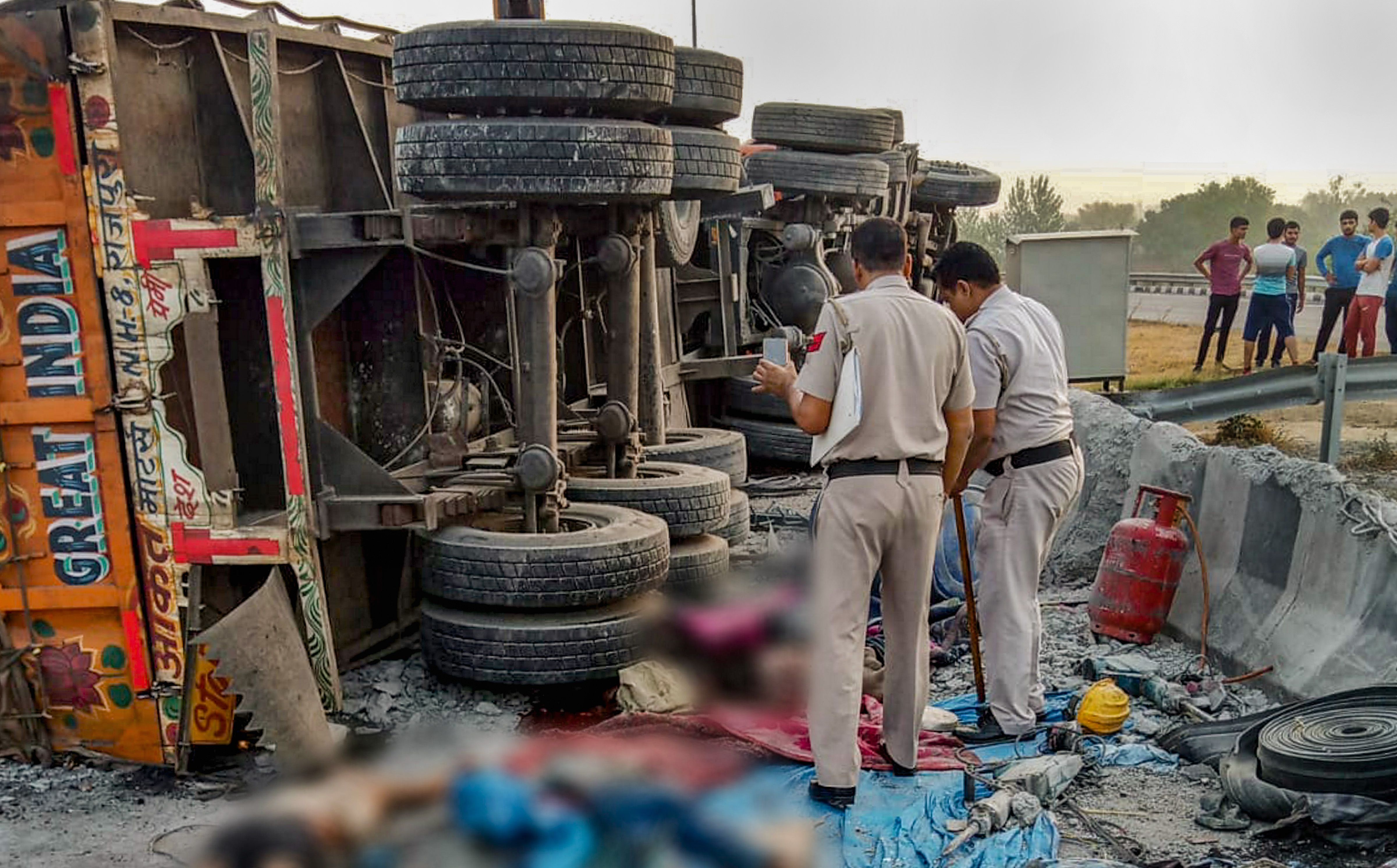 3 Dead, Over 10 Injured as Truck Runs Over Migrant Labourers in Haryana