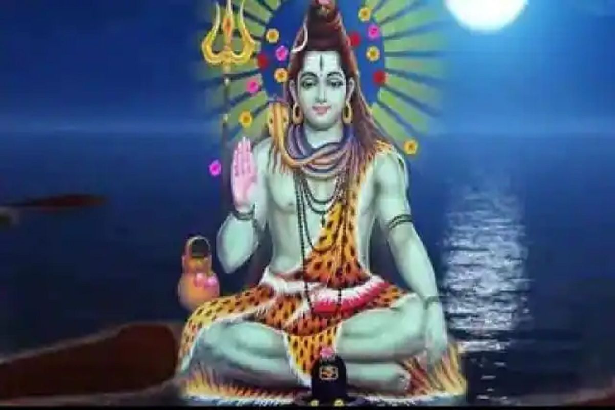 lord Shiva apply ashes on the body what is its meaning bhagwan shiv ke bhasm arti why devotee offered ashes bhasm on Shivling