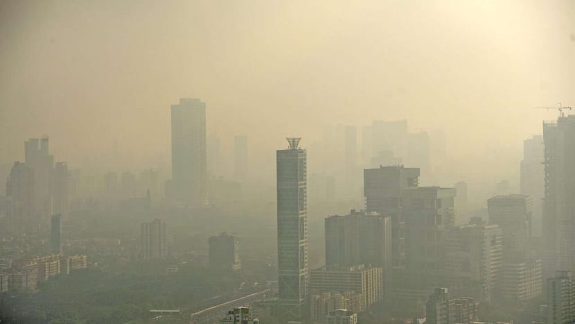 Experts have attributed this fluctuation in air quality to the movement of winds blowing from the sea, which has reduced the rising pollution levels.  (Representational image)