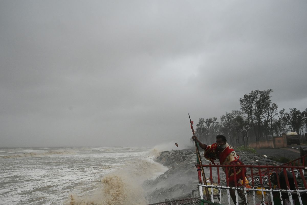 Cyclone Asani: 2 Tourists Drown In Bengal Sea; Heavy Rain And Strong ...