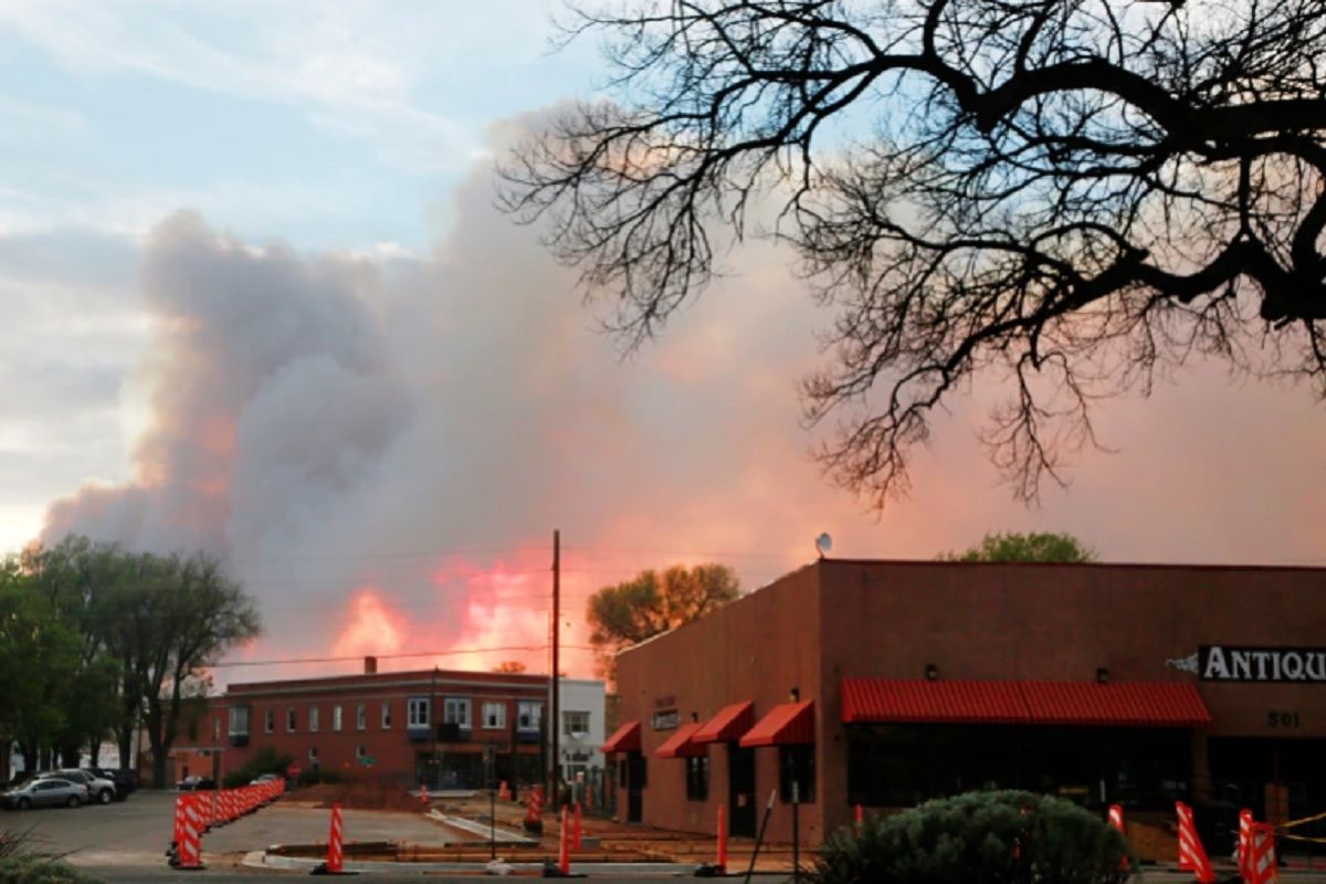 New Mexico Wildfires Continue Going Wild, Vast Forest Area Burnt Down, 300 Structures Destroyed