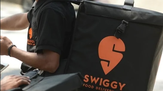 Swiggy Shirt, Zomato Bag: Bengaluru Delivery Man's Unique Ensemble Amuses  Internet