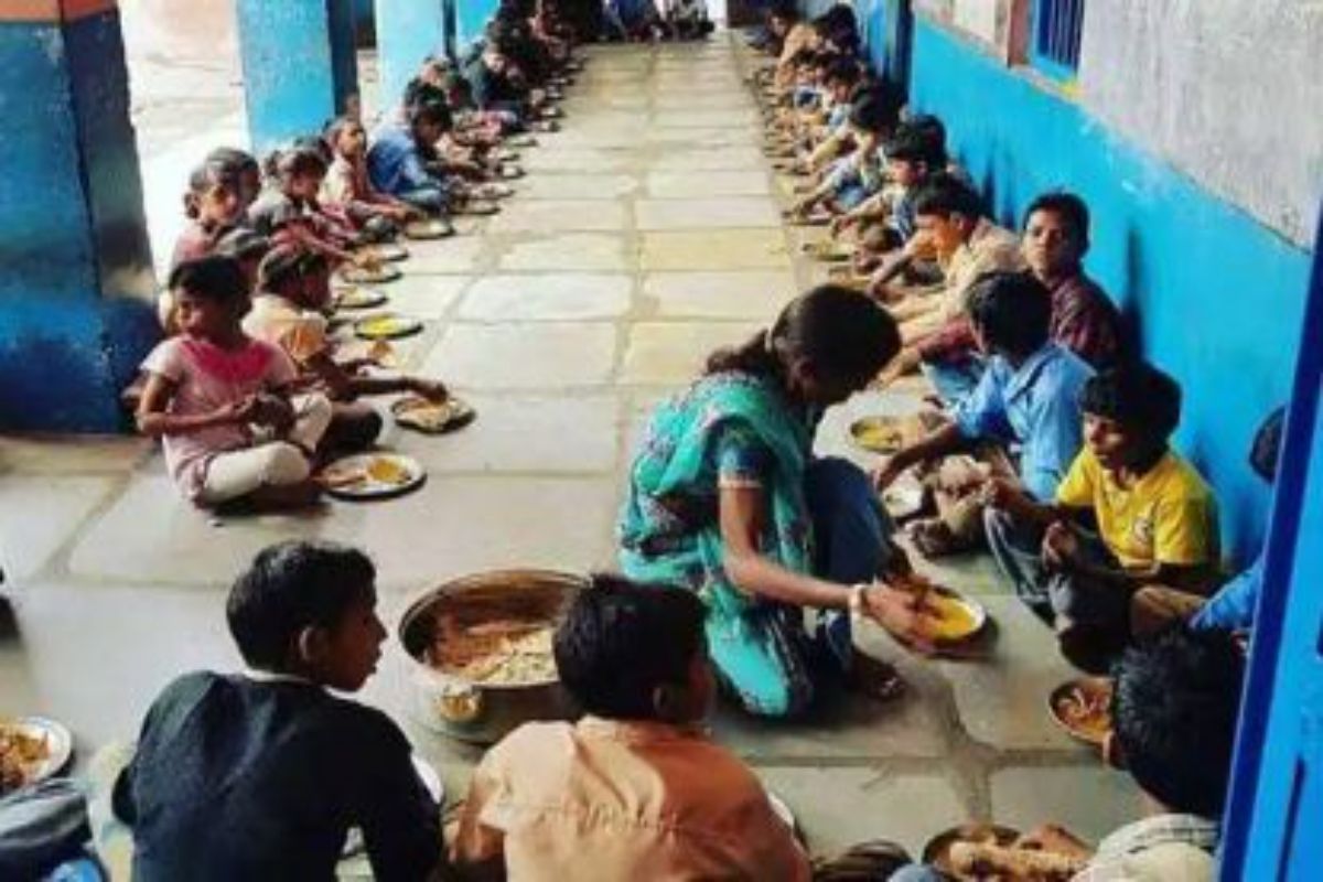 24 Children Taken ill After Eating Midday Meal in Uttar Pradesh’s Muzaffarnagar