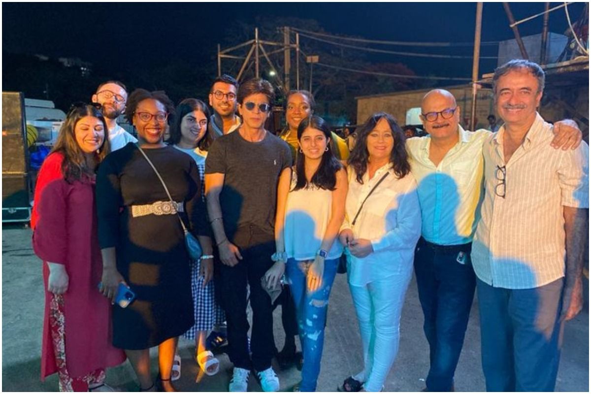 Shah Rukh Khan Latest Pic From Dunki Surprises Fans as SRK Looks Way ...