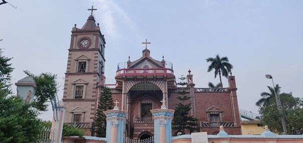 Bandel Church, Kolkata- Varanasi Road Trip 