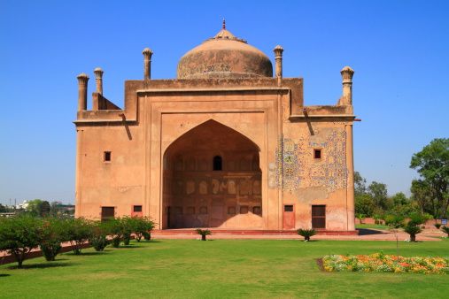 Exploring Agra Beyond Taj: Art and Architecture 