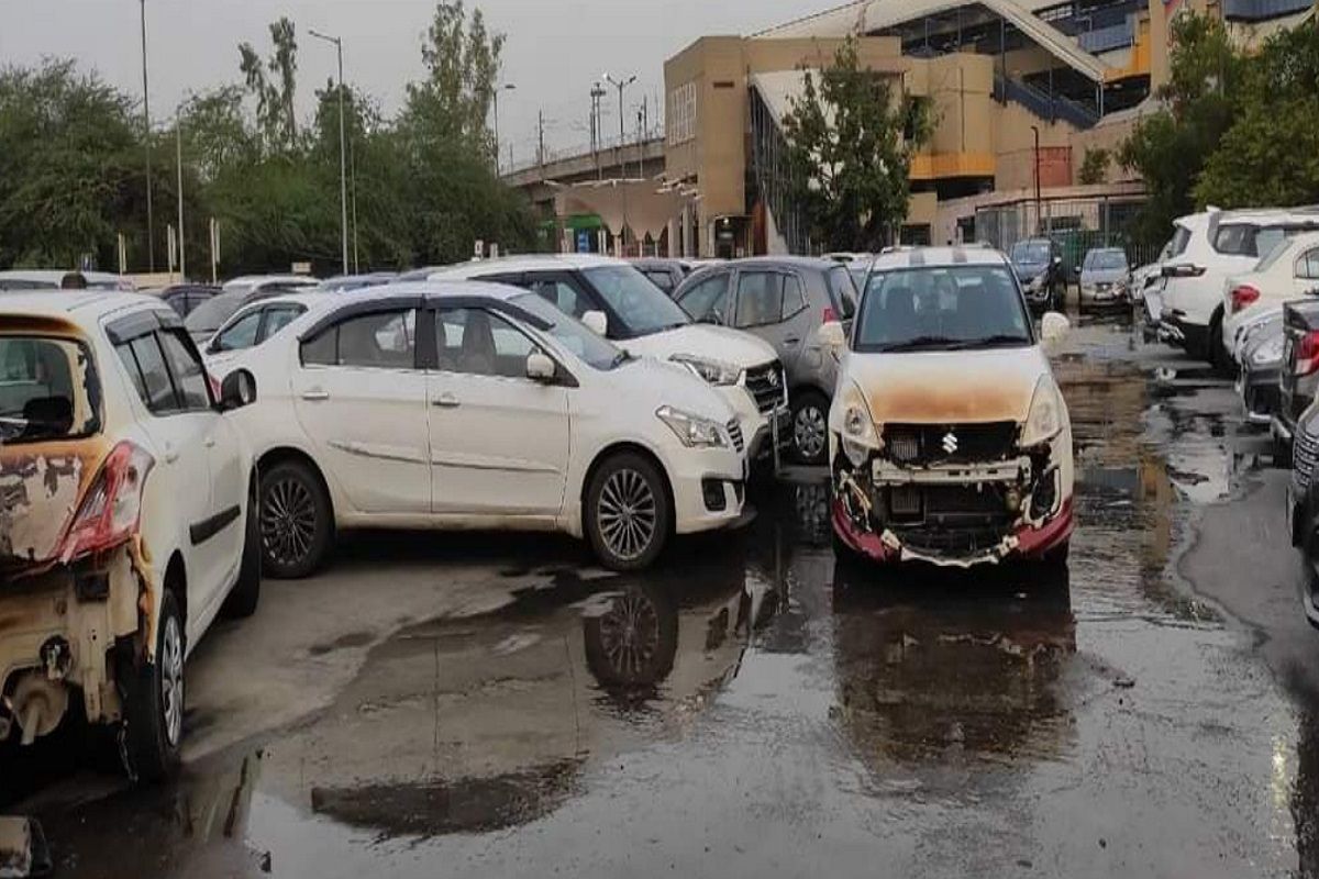 Delhi Jamia nagar fire today Massive Fire at Electric Motor Parking in