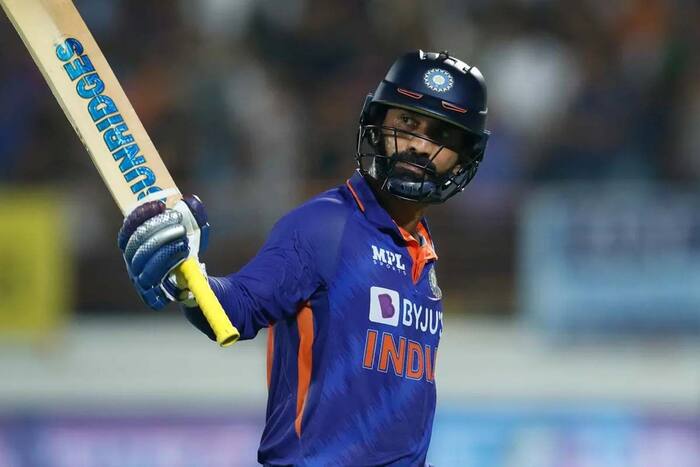 Dinesh Karthik Bang Doors for Team India  say Dravid