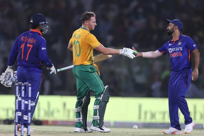 Dinesh Karthik with David Miller Rishabh Pant